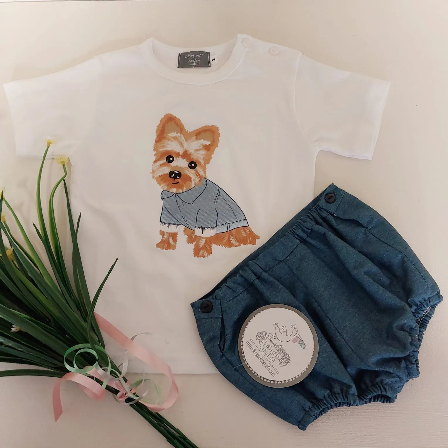 Conjunto Camiseta con Bombacho Yorkshire Mon Petit Bonbon Verano 2025. Conjunto dos piezas formado por camiseta y bombacho .