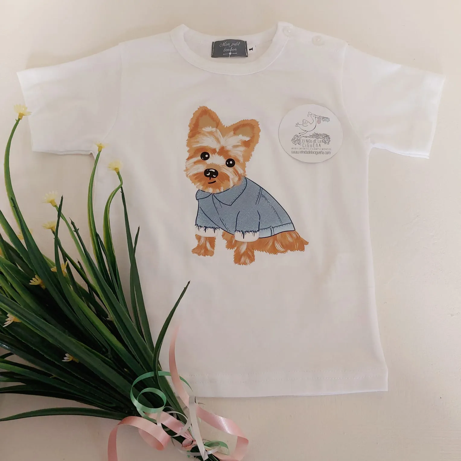 Conjunto Camiseta con Bombacho Yorkshire Mon Petit Bonbon Verano 2025. Conjunto dos piezas formado por camiseta y bombacho .