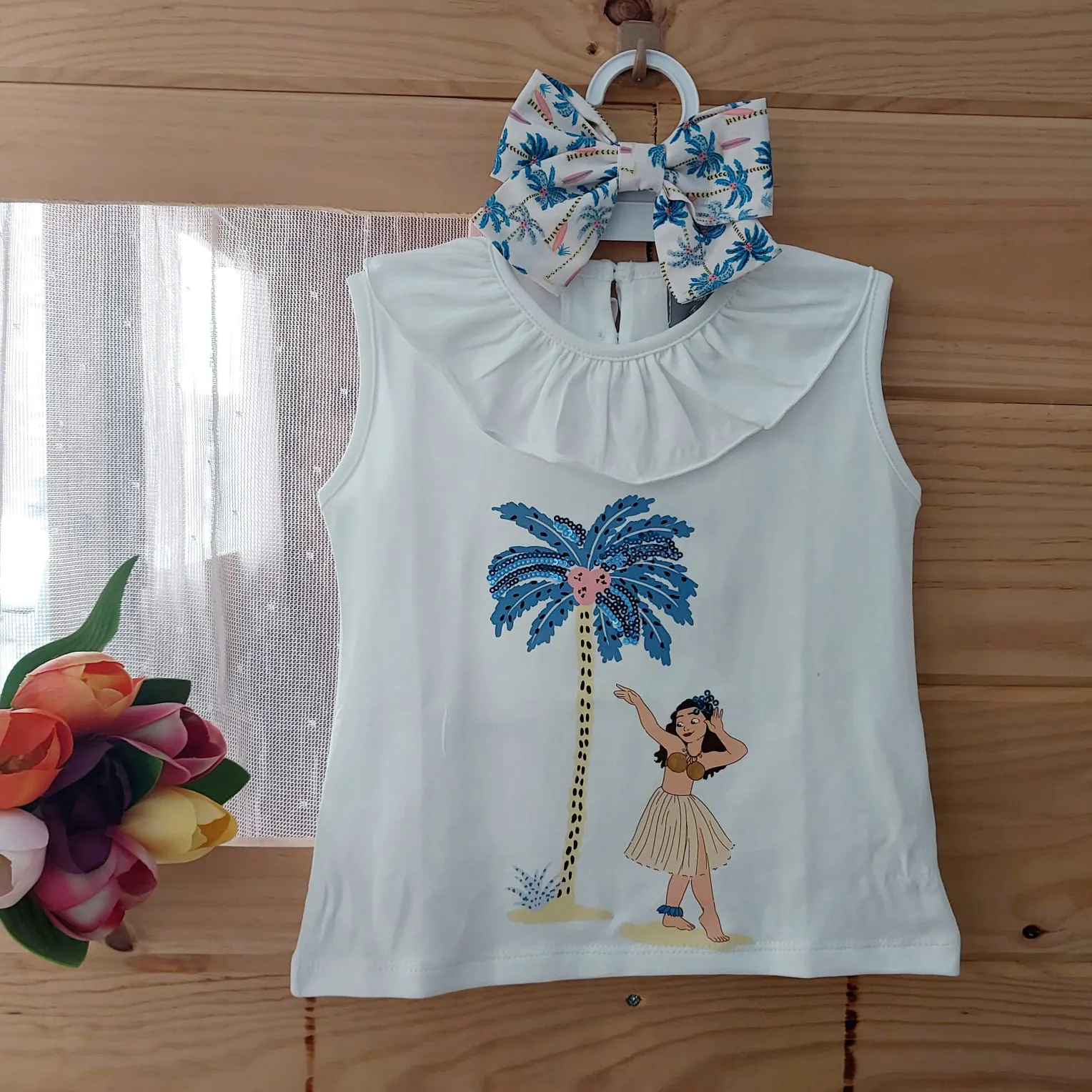 Conjunto Braguita Palmeras Mon Petit Bonbon Verano 2025. Conjunto dos piezas formado por camiseta y braguita-falda.